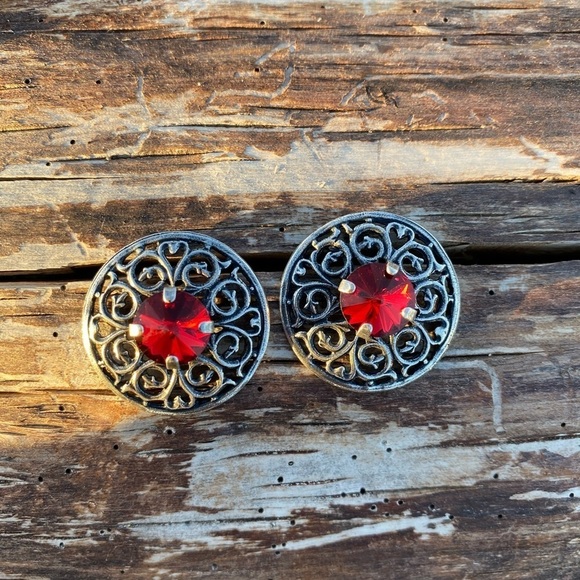 Jewelry - Handcrafted earrings with Swarovski crystal